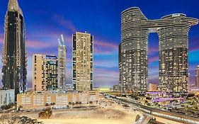 First Class 1Br With Dubai Skyline View